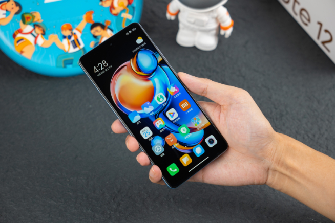 Redmi Note 12 Pro+上手：首發2億主攝！雙11內卷開始