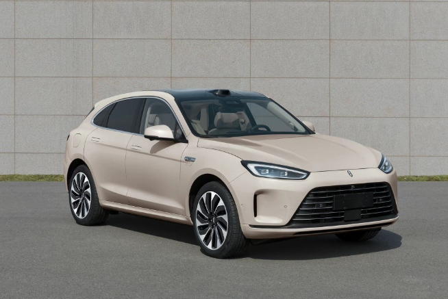 AITO問界改名HUAWEI問界汽車：華為接管？不裝了要下場造車？