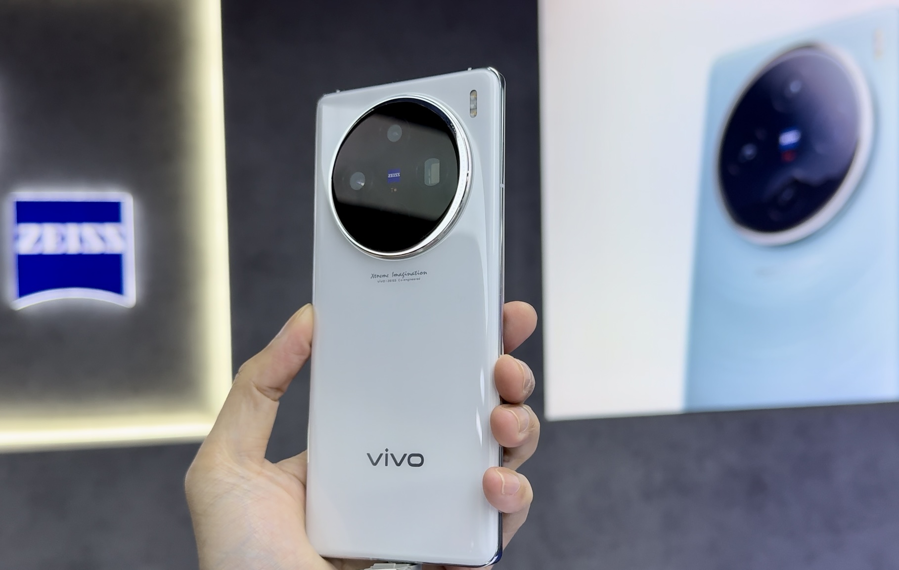 vivo X100系列上手試玩：真是“滿分旗艦”？四款顏色怎么選