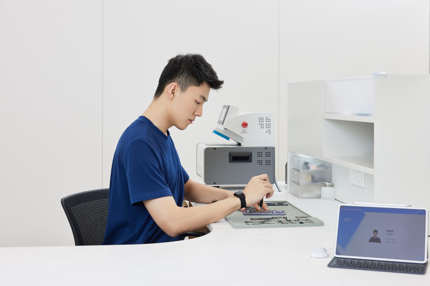 華為服務日驚喜加碼！2025年升級三大權益，惠及更多消費者
